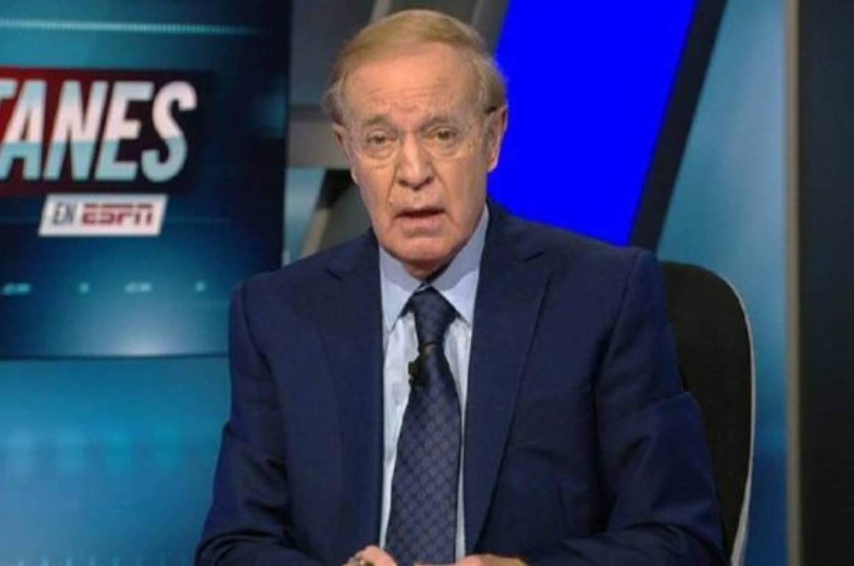 José Ramón Fernández es uno de los periodistas deportivos con más años de laborar en México.