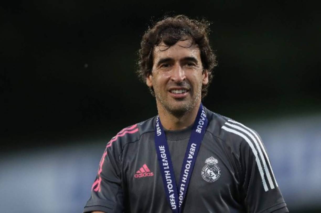 La prensa madrileña lo considera el 'sucesor natural'. La leyenda del club, segundo máximo goleador, ha entrado al Real Madrid Castilla -filial- la última campaña. Su conocimiento de la institución es su mayor virtud. Sin embargo, la inexperiencia en la élite podría jugarle en contra. Zidane debutó como entrenador con el Real Madrid.