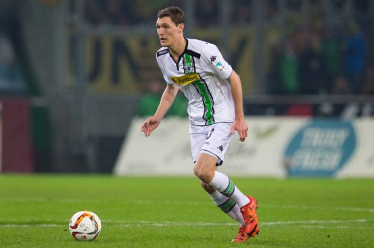 Según apunta el Daily Mail, Antonio Conte, entrenador del Chelsea, considera que el central del Borussia Mönchengladbach, Andreas Christensen, sería el recambio ideal para John Terry (36) por si decide dejar el club de Stamford Bridge.