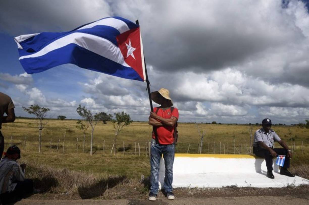 Los restos de uno de los protagonistas del último siglo, que gobernó con mano de hierro durante casi 50 años, reposan ya en el cementerio Santa Ifigenia en Santiago de Cuba.