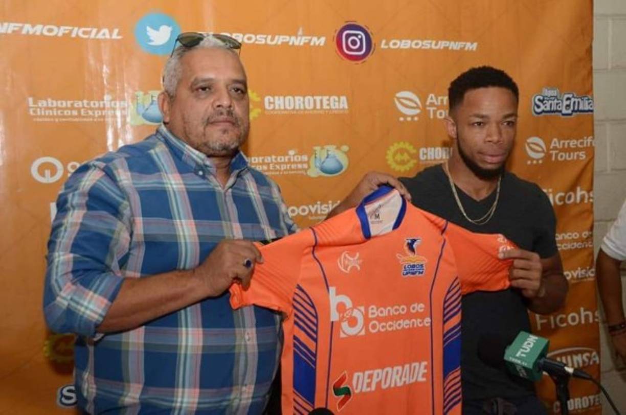 Carlos Róchez: El mediocampista ha sido presentado como nuevo jugador de la UPN, llega procedente del Marathón.