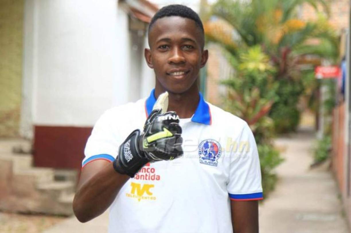 Alex Güity: El joven portero es otra de las bajas del Olimpia por su tema de visa.