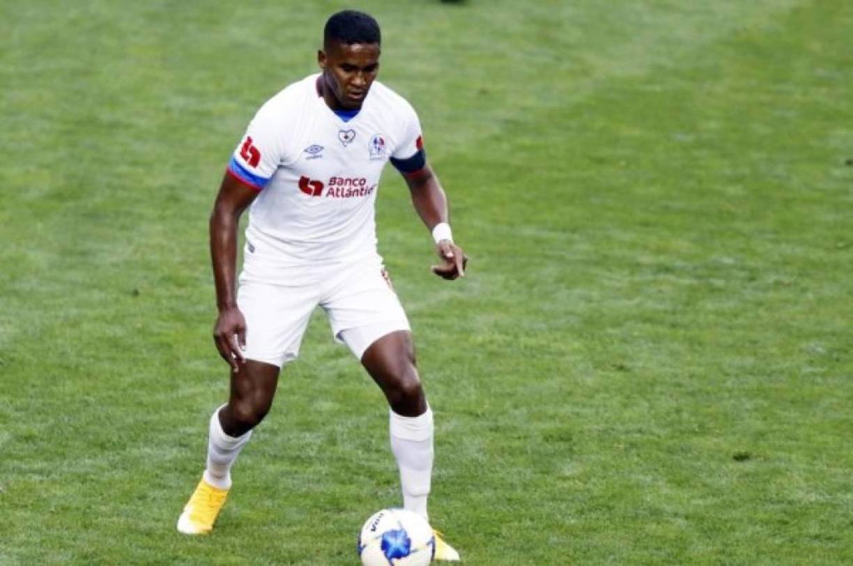 “Creo que en la Selección no es por un partido que te tienen que llamar, porque jugaste bien una noche, es un proceso de día a día. A mí me gustaría que estuviera (José) García, (Jonathan) Paz que son compañeros que tienen un gran nivel y están entre los mejores centrales de Honduras, y no están porque al final Diego es el técnico”, fueron otras de las duras palabras de Beckeles para Diego Vázquez por el llamado de Francisco Martínez.