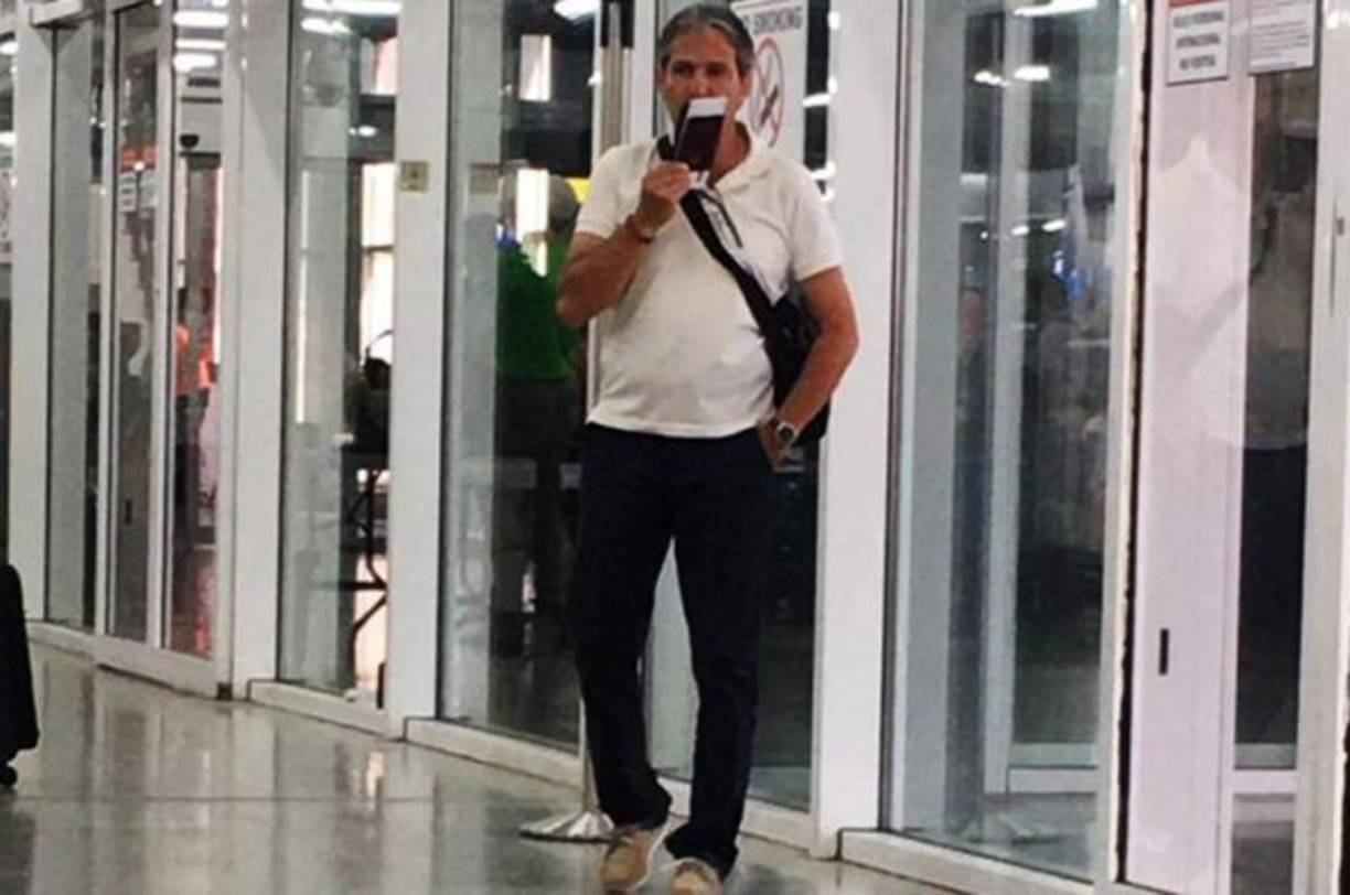 Carlos Restrepo, entrenador del Real España, viajó a Panamá para tener una conversación con la Federación panameña que lo ha entrevistado para el puesto de seleccionador nacional. El colombiano ya está de regreso en Honduras y en los próximos días se podría saber si es el elegido para comandar a los canaleros.