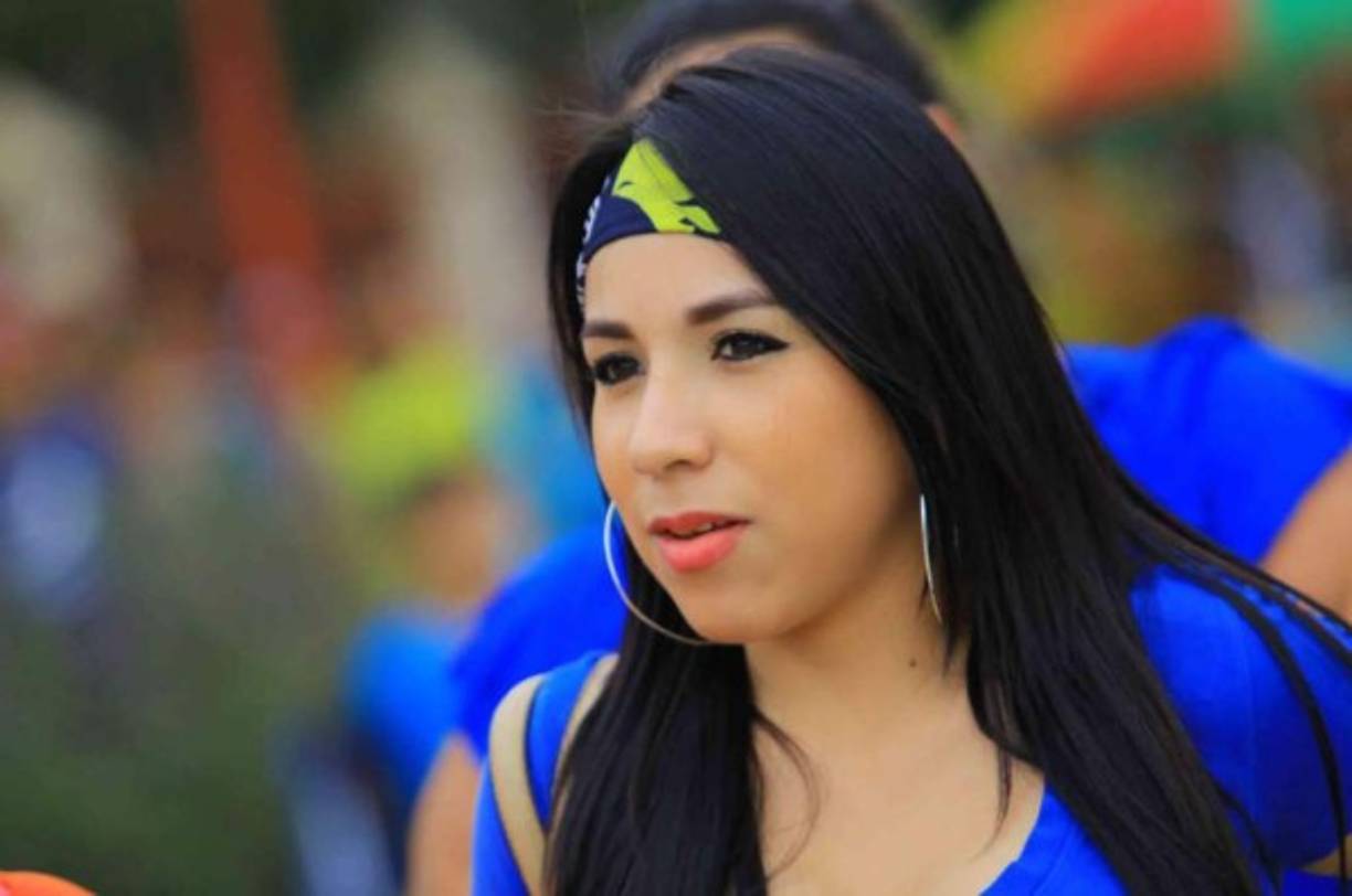 Maybey Ramirez acude a cada juego a defender a su amado, el portero Marlon Licona del Motagua.