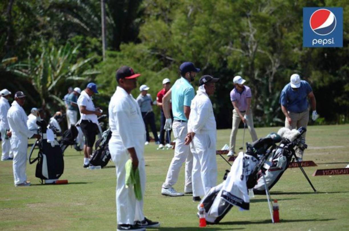 Un buen número de golfistas participa en la tercera edición del PGA Tour en Honduras.