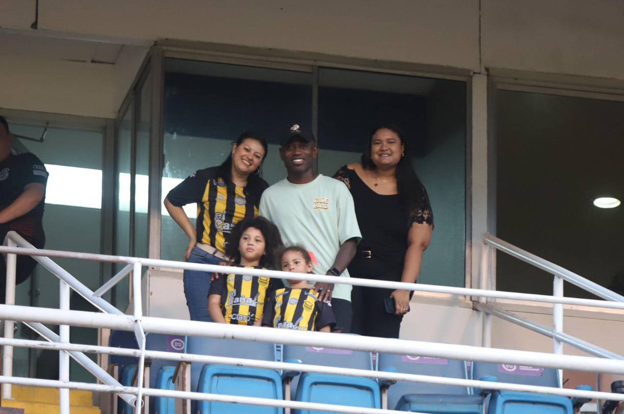 Otro jugador con pasado motagüense es Wesly Decas. El lateral zurdo está como agente libre consiguiéndose una oportunidad en el extranjero.