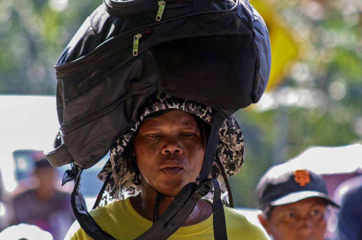 Los indocumentados pidieron a los funcionarios de Estados Unidos y al presidente de México, Andrés Manuel López Obrador, que se tienten el corazón para permitir su avance.
