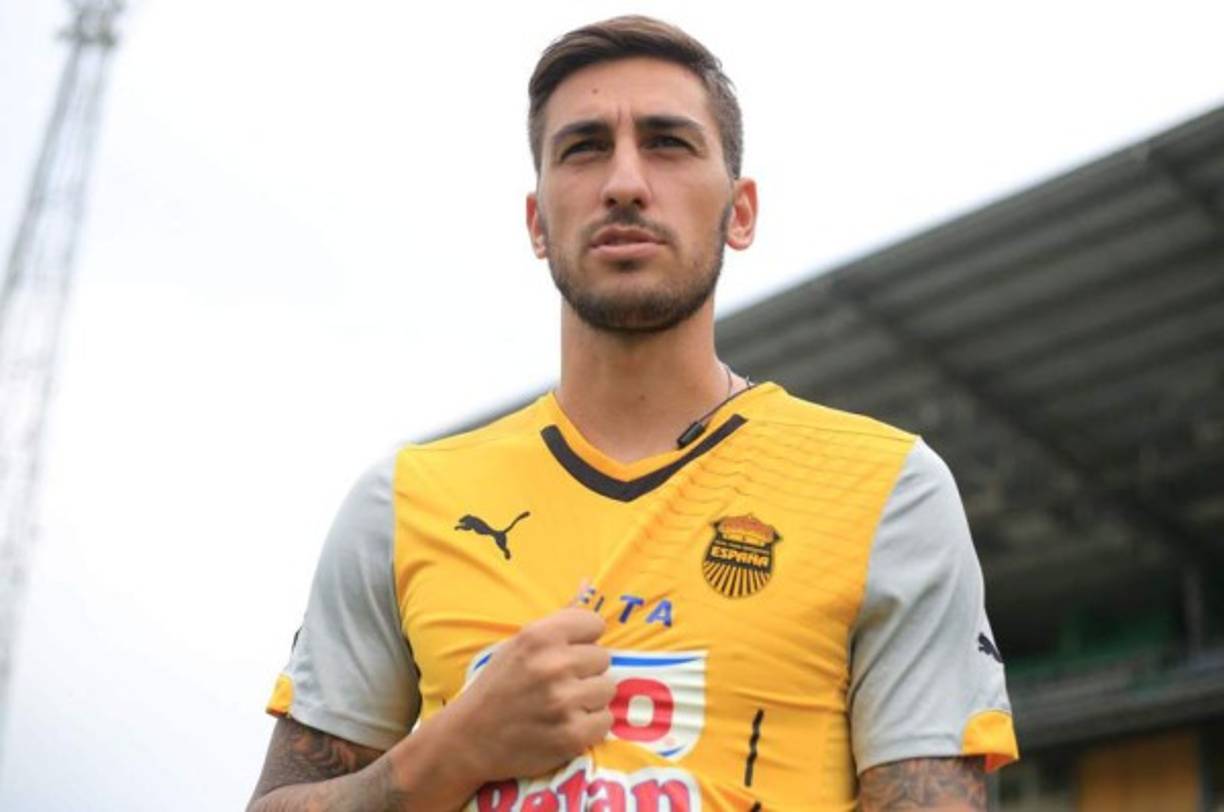 Luciano Ursino: Tras ser dado de baja por el Real España, el mediocampista puede volver a Honduras ya que le interesa a la Real Sociedad.