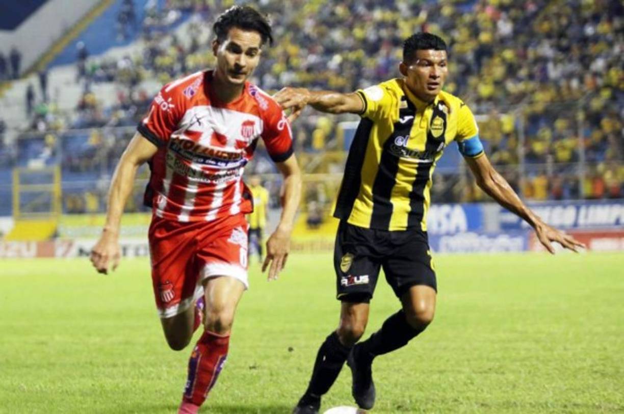 Marcelo Canales es otro de los jugadores a los que se le terminó el préstamo en el Vida y debe regresar al Olimpia. Los ceibeños quieren tenerlo el próximo torneo.