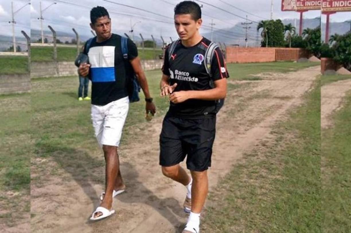 La salida de Leverón sorprendió inclusive a los seguidores del Correcaminos. El exjugador que comenzó a brillar en el Motagua podría vestir la camiseta del Olimpia, el gran rival de los azules.