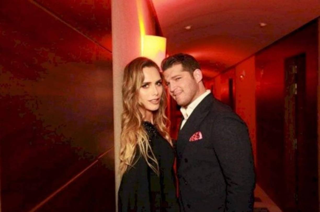 En sus redes sociales, Ponce compartió el video musical de “El roce”, que protagonizó junto al cantante español Manu Tenorio. <br/><br/>“Finalmente les comparto el resultado del trabajo realizado con mi querido Manu Tenorio. Me siento muy feliz de que ahora ustedes también puedan disfrutarlo”, escribió.