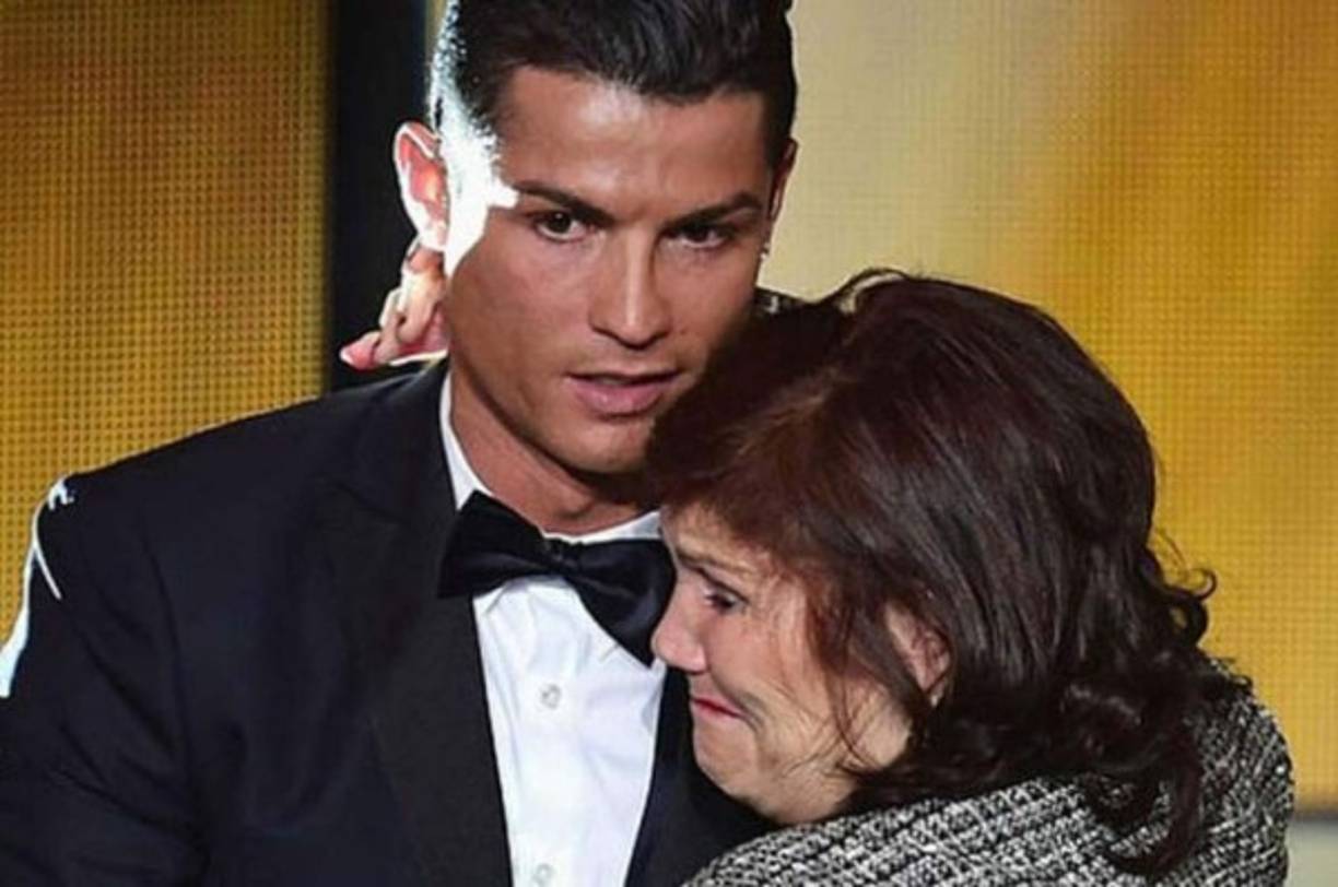 En Europa este fin de semana se celebra el Día de la Madre, a diferencia de Latinoamérica que se celebra el 10 de mayo. En medio de la crisis del coronavirus, el crack de la Juve tuvo un enorme detalle con su mamá.