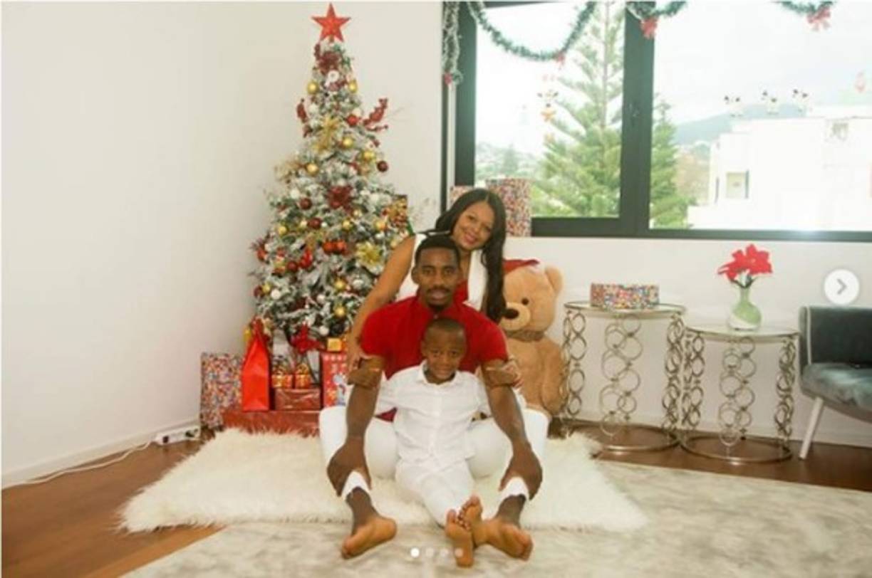 Bryan Róchez, delantero hondureño del CD Nacional de Portugal, ha pasado la Nochebuena en el país europeo con su esposa y su hijo.