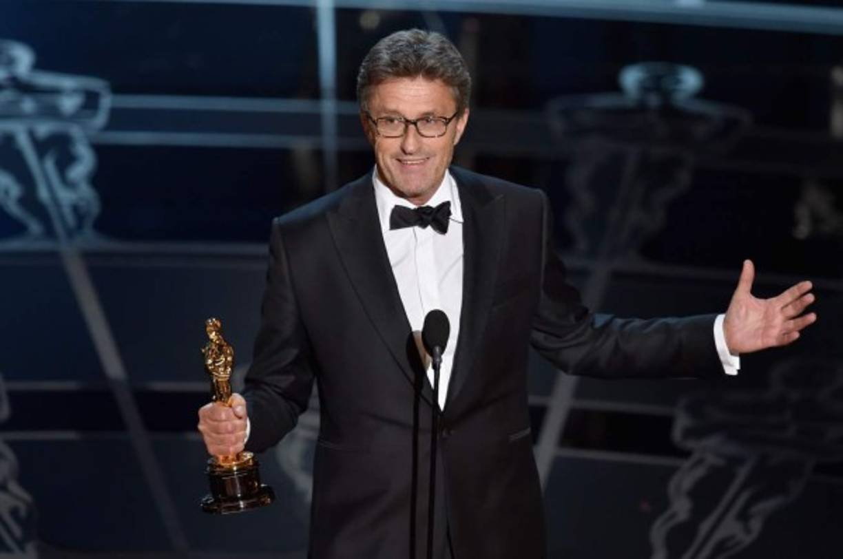 Pawel Pawlikowski acepta el premio a Mejor Película extranjera por 'Ida'.