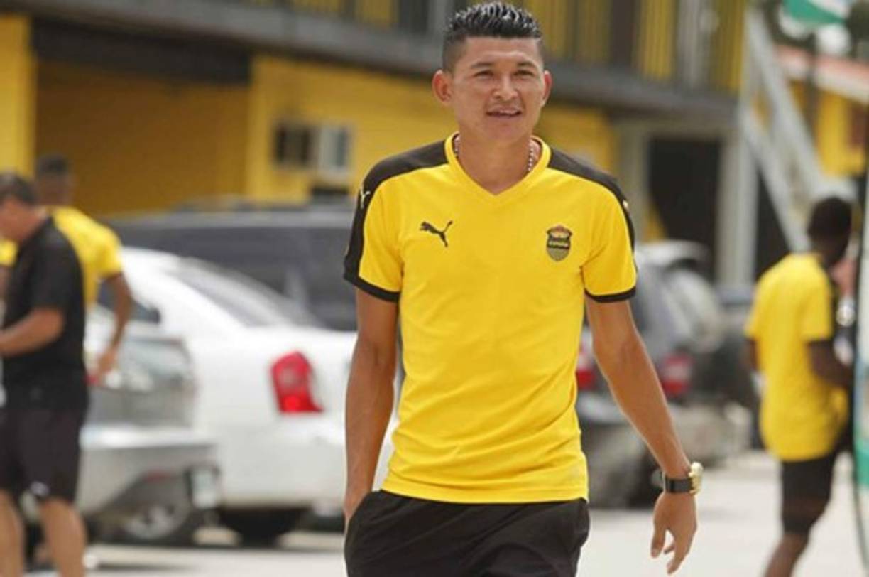 Edder Delgado no tiene contrato con el Real España y ya se habría reunido con directivos del Olimpia, que busca un mediocampista.