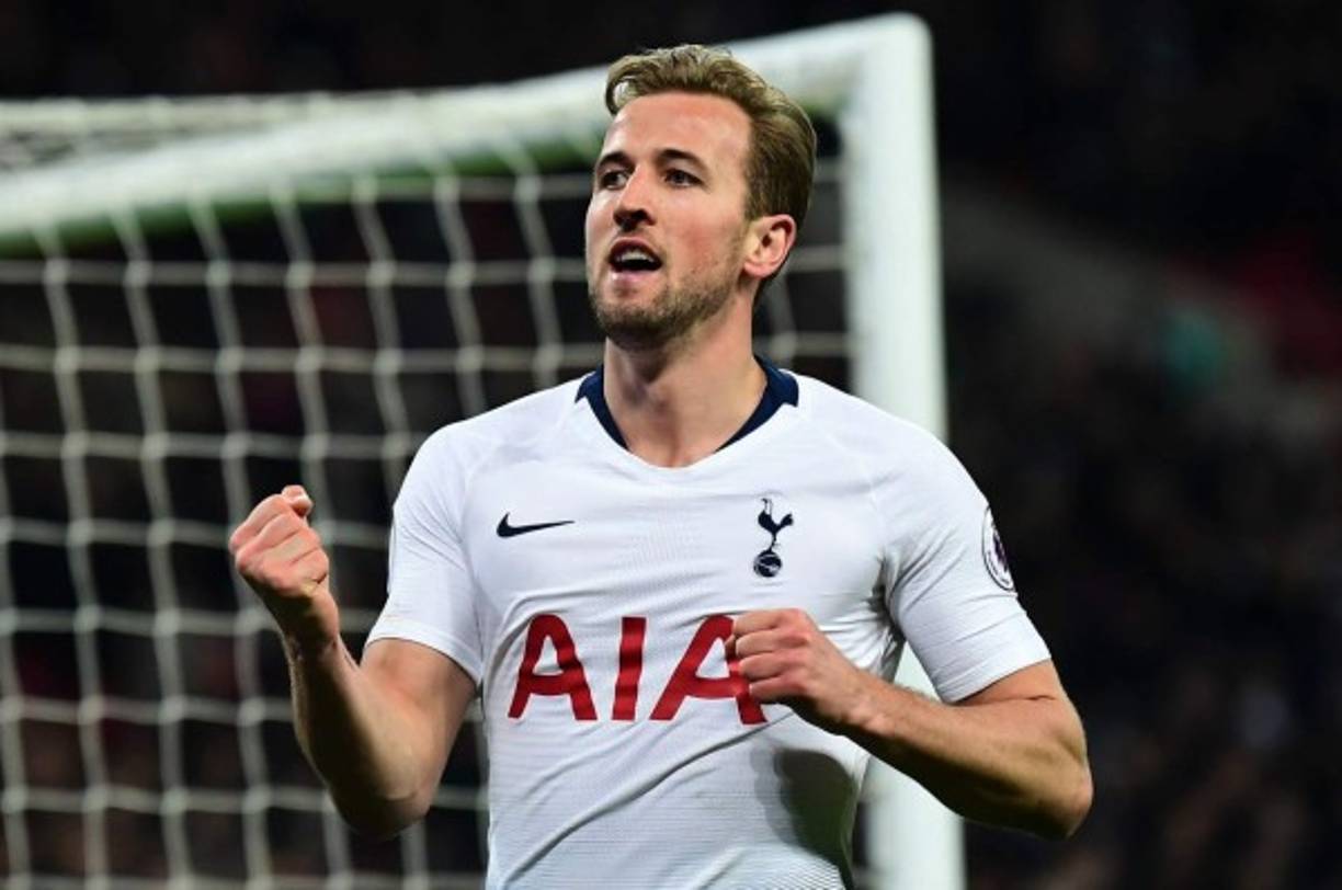 Harry Kane (26 años) - En el FC Barcelona gusta mucho el delantero del Tottenham y figura de la Selección de Inglaterra, aun que lo ven como un sueño casi imposible. Además, es pretendido por otros grandes clubes, como el Real Madrid.
