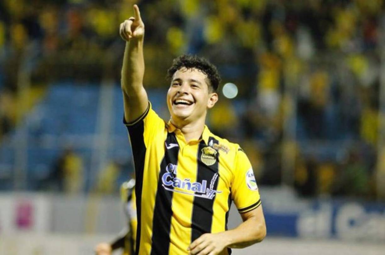 Jhow Benavídez (Real España) - El joven mediocampista de la Máquina seguramente estará en el listado de Coito.