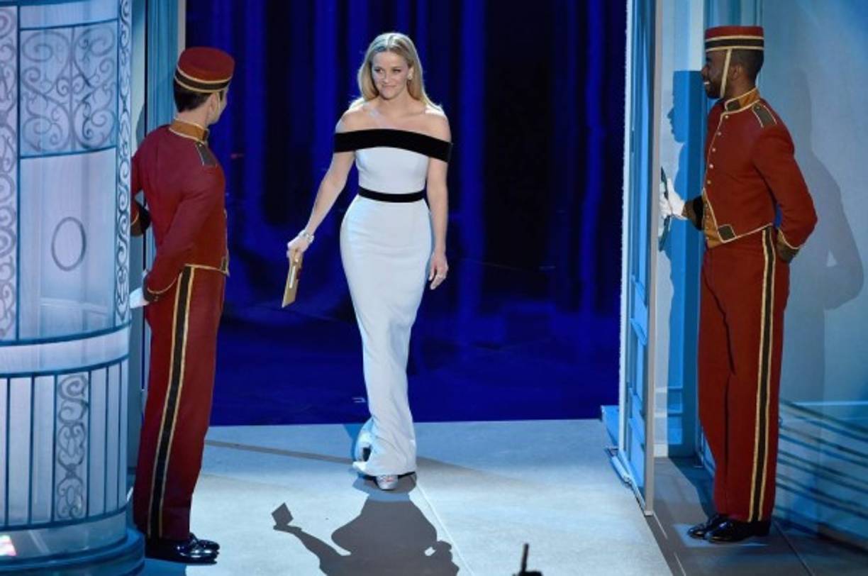 Reese Witherspoon entregó la estatuilla a mejor Maquillaje, el ganador: 'El gran Hotel Budapest'.