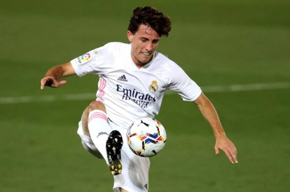 Álvaro Odriozola: El lateral español no ha podido consolidarse y sería una de las primeras bajas del Real Madrid.