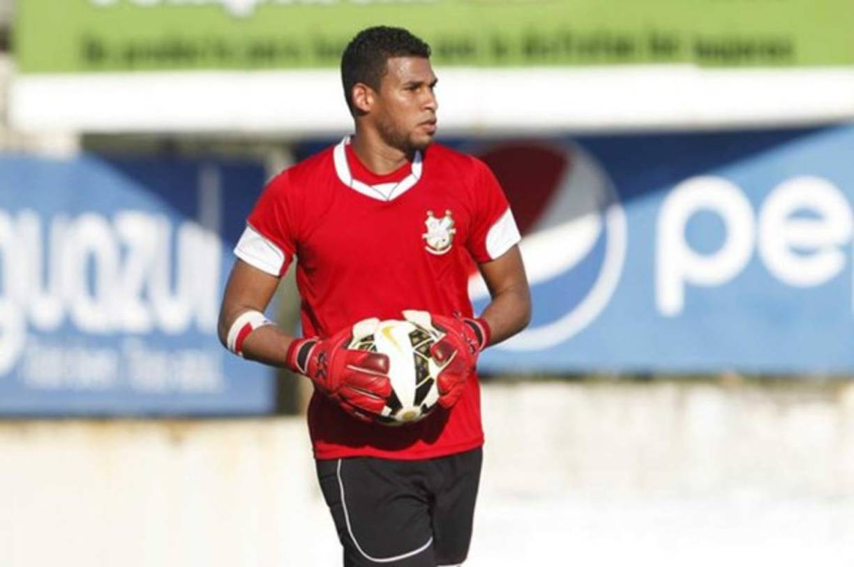 El panameño José Calderón defenderá los tres palos del Marathón dirigido por el argentino Héctor Vargas. Su arribo al país está programado para la próxima semana. 'solo falta la firma del contrato, es lo único. Hay acuerdo total', nos manifestó.