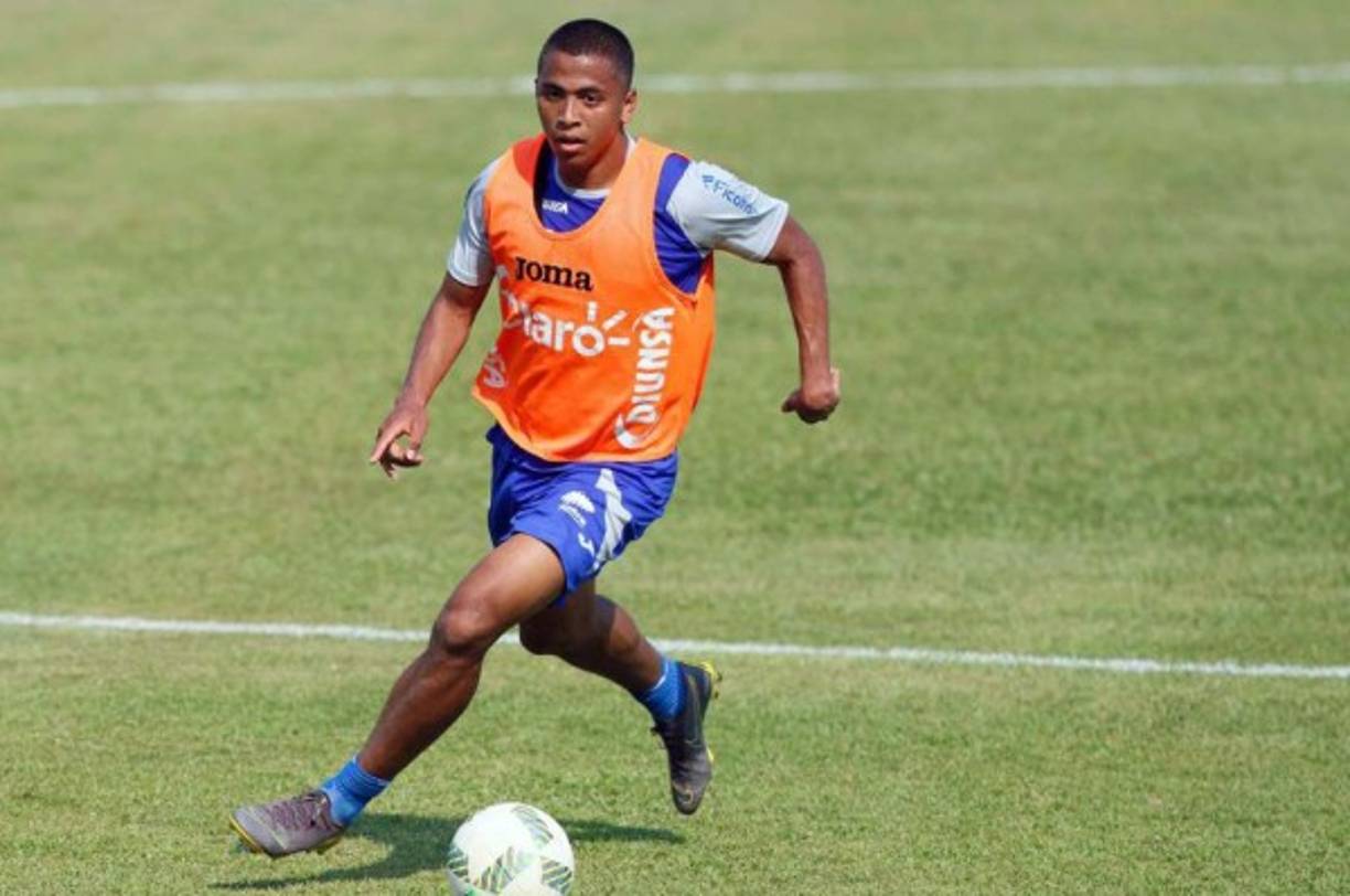 Rigoberto Rivas: Se integró a la selección de Honduras de forma directa en Martinica y estará como mediocampista ofensivo.