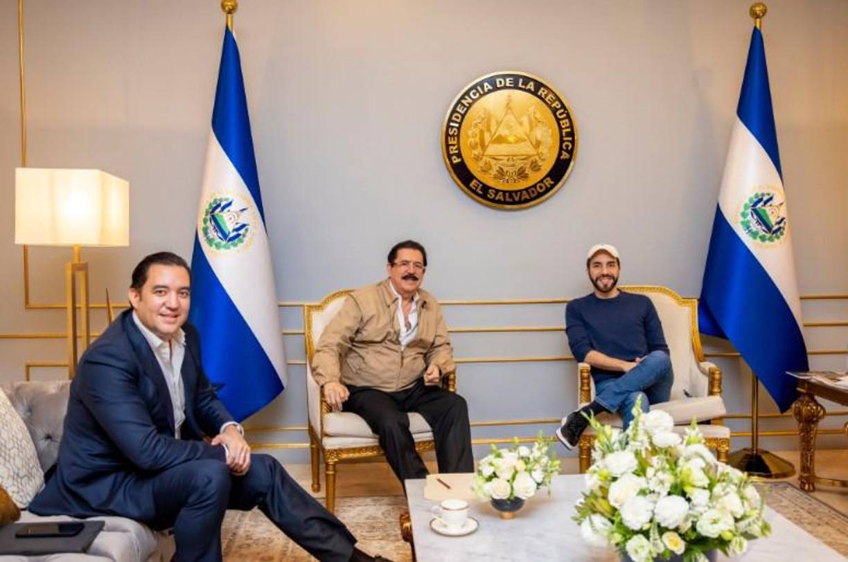 «Entregamos invitación de la Presidenta Xiomara Castro al Presidente Nayib Bukele para visitar Honduras. Proyectos binacionales, Canal Seco, Unión Aduanera, y migratorios», posteó en su cuenta de Twitter Zelaya Castro.