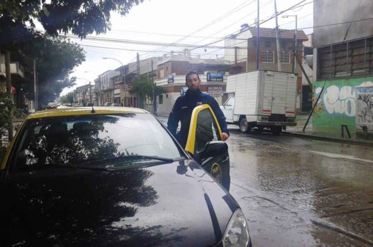 Miguel Farrera: El exdefensor argentino jugó en Honduras en clubes como Real España, Motagua, Platense. Ha incursionado en Argentina como taxista.