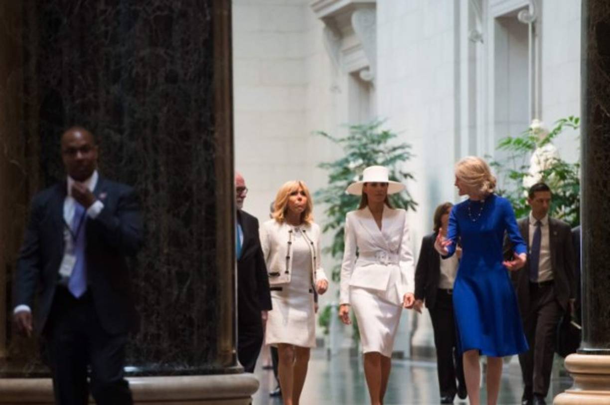 Melania dio un tour a Brigitte por el Museo de la Galeria Nacional de Arte de Washington.