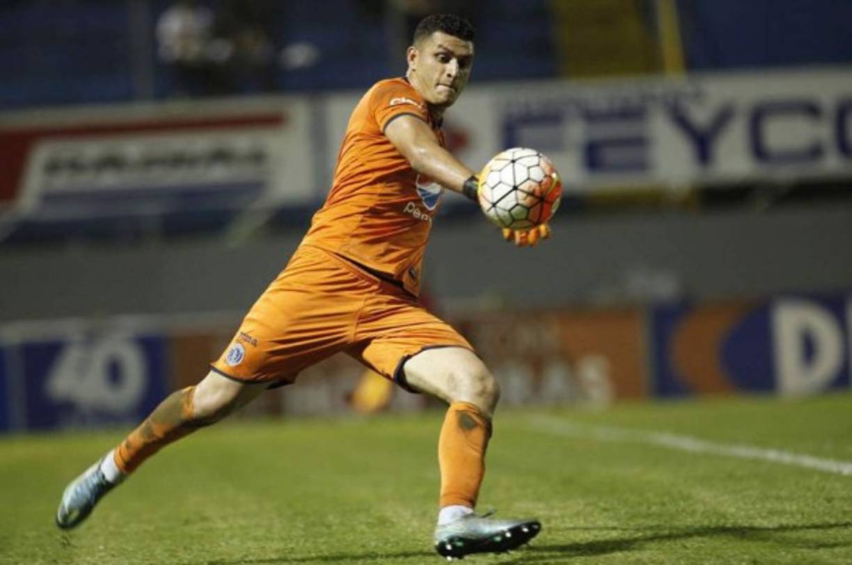 Harold Fonseca: Han salido rumores que el portero podría buscar nuevos aires debido a que en Motagua no cuenta con los minutos deseados.