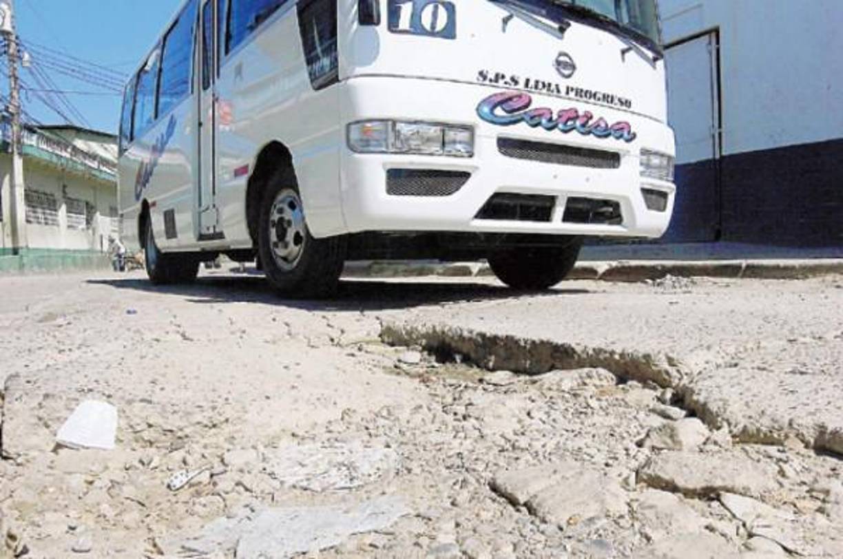 La razón es que, según denunciaron, no soportan más los grupos extorsivos que los amenazan de muerte. 