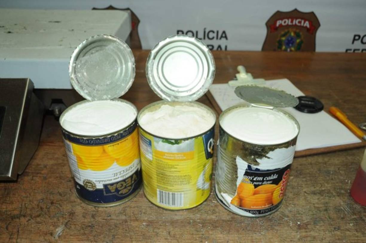 Un ingenioso ciudadano estadounidense fue detenido por los agentes de la Patrulla Fronteriza de EUA con metanfetamina oculta en 10 latas de verduras.Se calcula que las latas de 10 libras tenían un valor de más de $192,000.