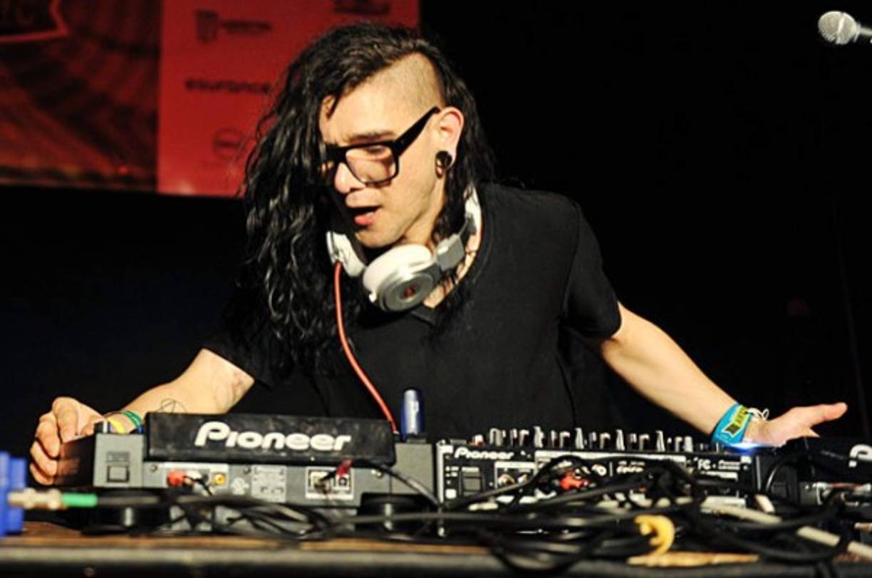 En la cuarta posición se encuentra Skrillex con su llamativa cabellera y sus nada despreciables 24 millones de dólares.