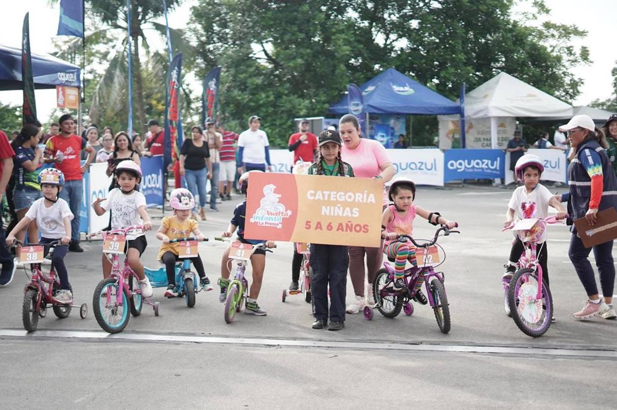 Las niñas que compitieron en la categoría de 5 a 6 años en la Vuelta Ciclística Infantil LA PRENSA 2024.