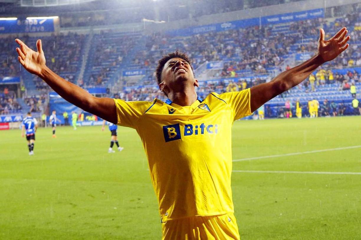 Antony Lozano: El atacante hondureño del Cádiz tiene un costo de mercado de 3 millones de Euros, es decir más de 72 millones de lempiras.