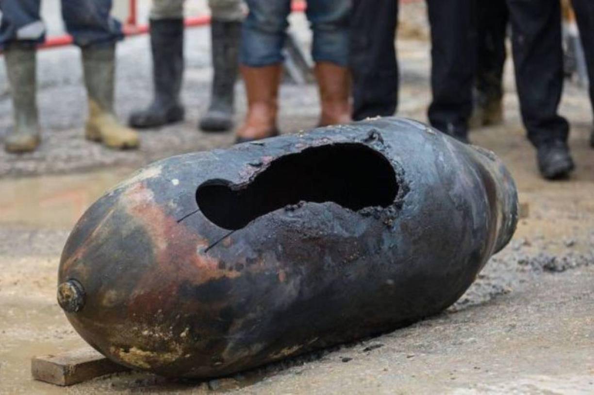 <b>Todo inició en la tarde de París, cuando la policía local activó el protocolo luego de encontrar lo que fue descrito como un “objeto sospechoso”.</b>