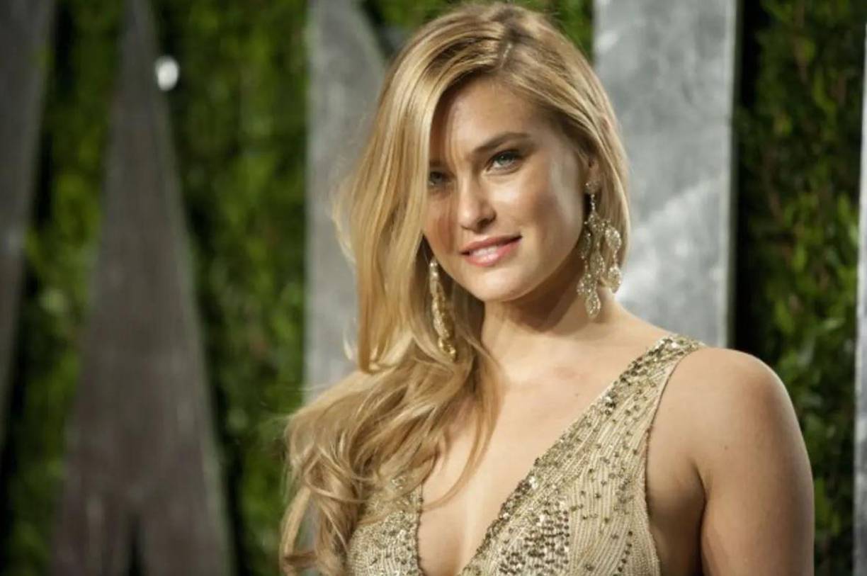 Ésta no es la primera vez que Gerard es relacionado con la también modelo, años atrás se especuló acerca de una posible relación entre ellos, sin embargo, los rumores nunca fueron confirmados.