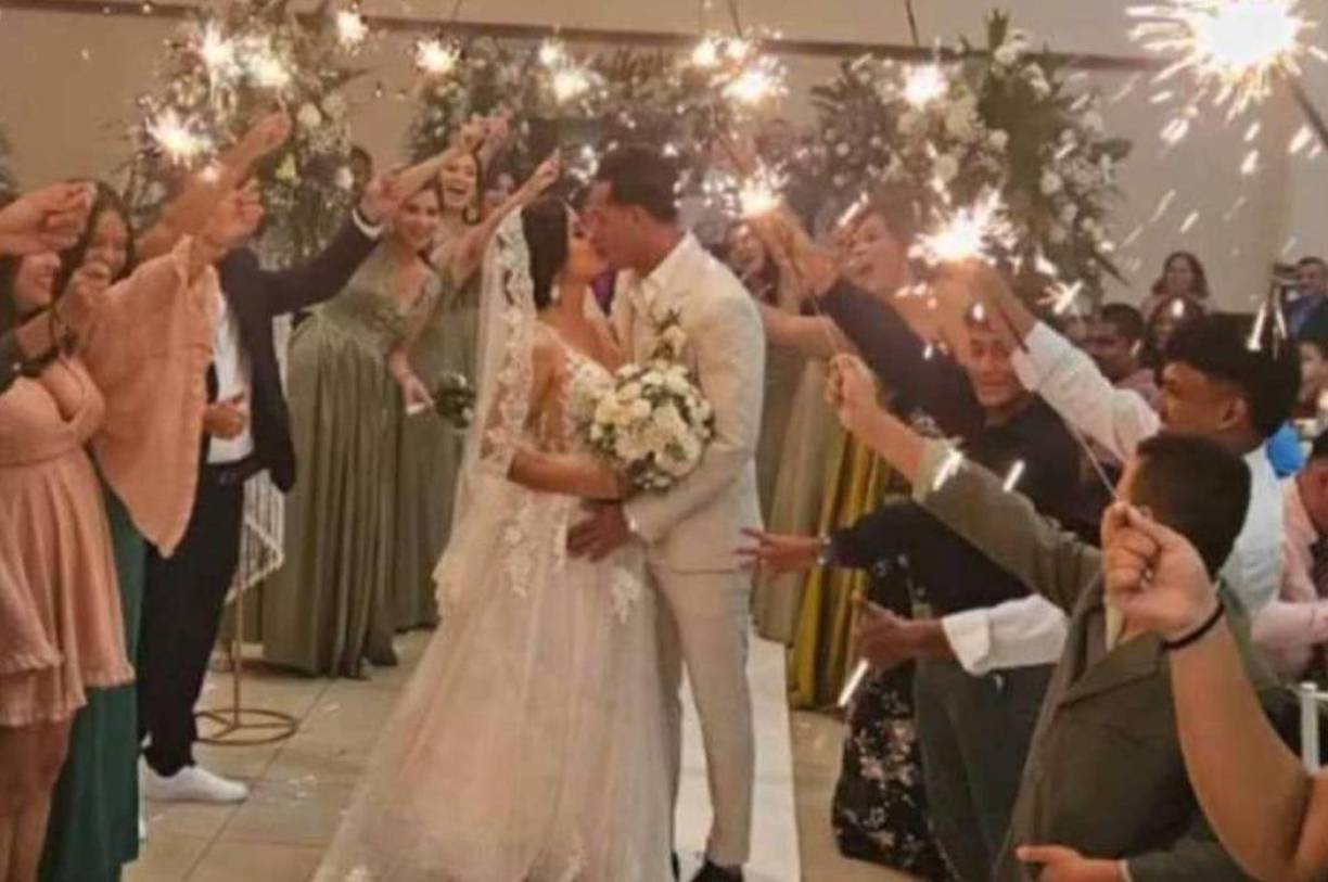 Ángel Tejeda se casó el pasado mes de noviembre con la odontóloga Andrea Núñez. 