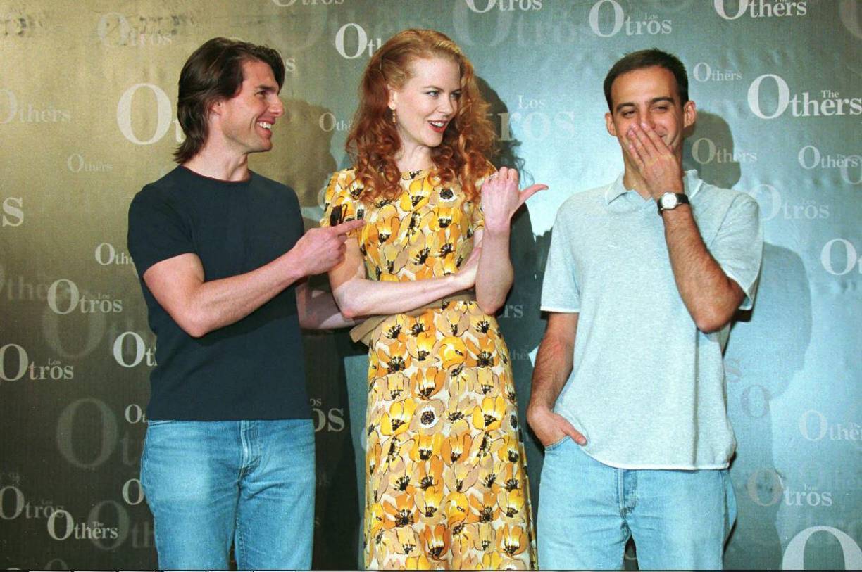 Por varios motivos, el actor y productor también ha tenido su relación con el cine español. Fascinado por el trabajo de Alejandro Amenábar, produjo su película “Los otros” (2001) compartiendo coproducción con el cineasta José Luis Cuerda. Su condición, que el personaje principal fuera interpretado por la entonces su esposa, la actriz australiana Nicole Kidman.