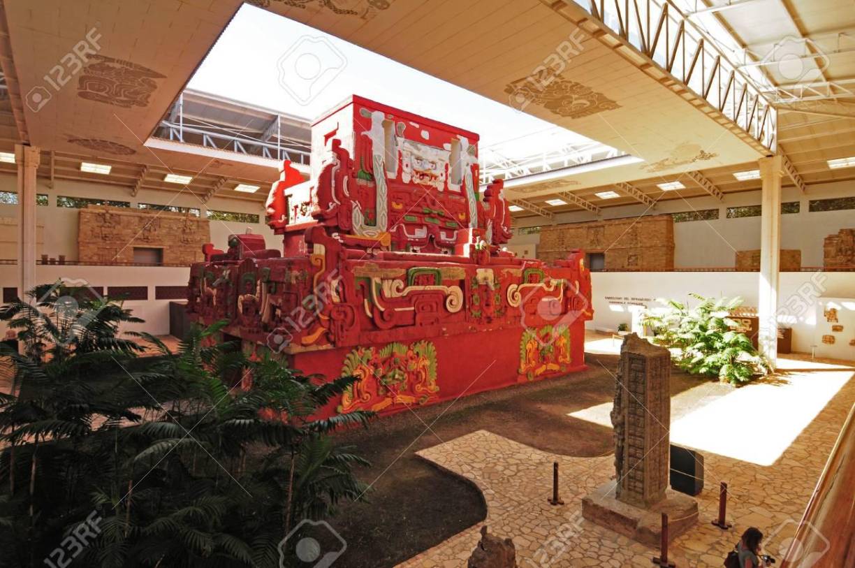 El país cuenta con 36 museos, 8 centros culturales y 2 centros de Interpretación Indígena, haciendo un total de 46 espacios culturales a nivel nacional, según conteo realizado por el Instituto Hondureño de Antropología e Historia durante el año 2023.