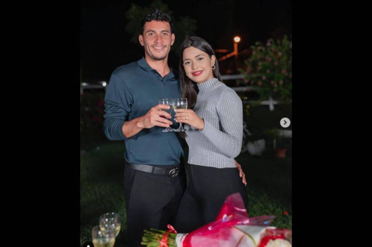 La pareja se conoció cuando Ángel debutó con el Honduras Progreso de la Liga Nacional.