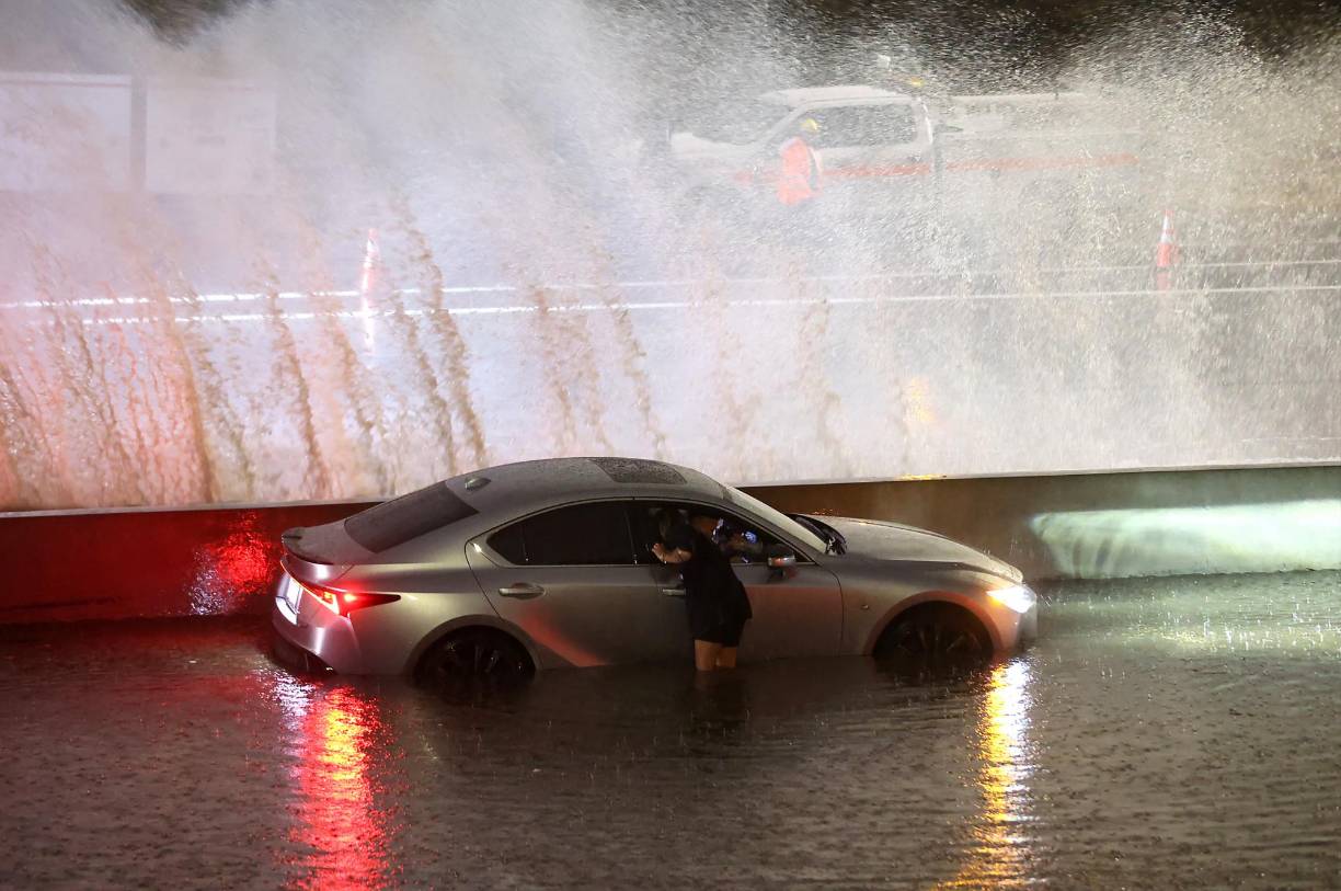 <b>Hilary</b> tocó tierra en el estado de Baja <b>California</b>, fronterizo con Estados Unidos y donde se ubica la transitada ciudad de Tijuana. 