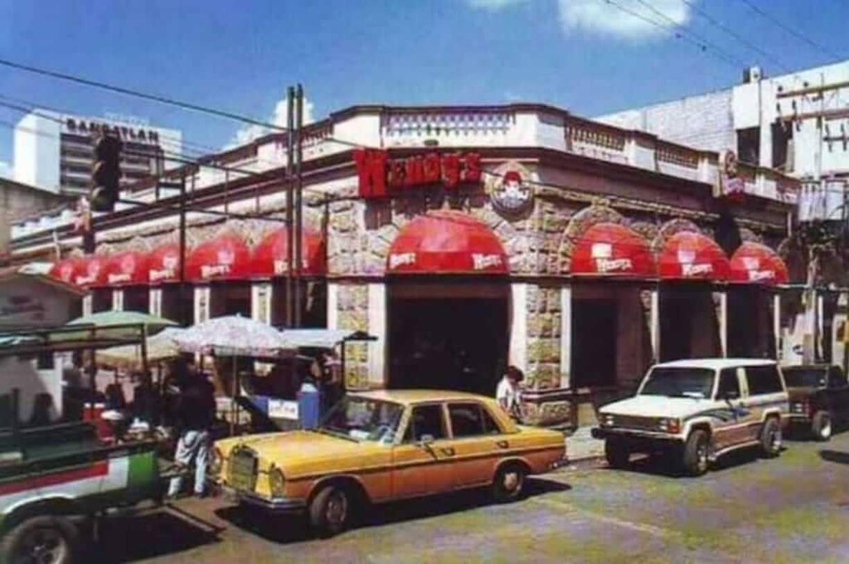 Fachada del restaurante Wendys en la zona peatonal 3 calle que antes era la 4 avenida.