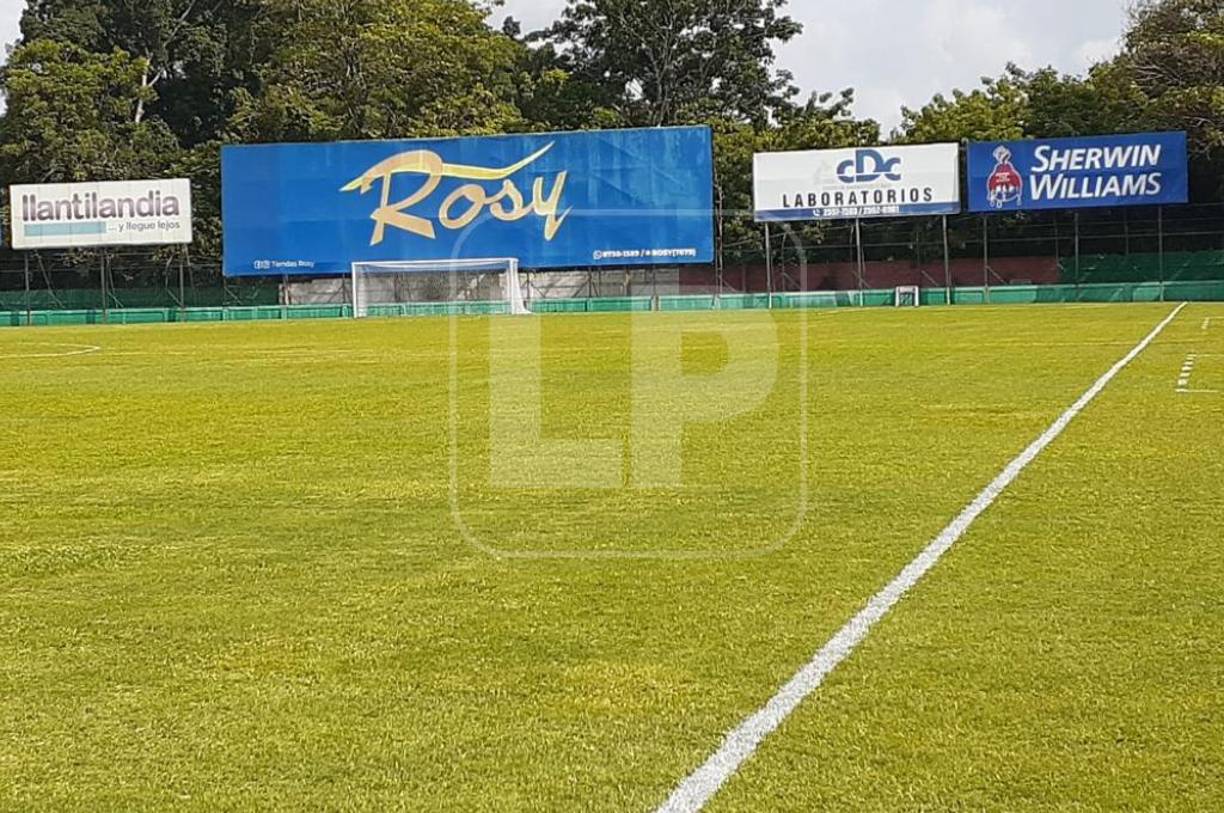 Así de hermosa lució la cancha del Yankel Rosenthal tras los trabajos realizados de este jueves. Todo esta listo para los dos partidos de octavos de final que están programados para el sábado.