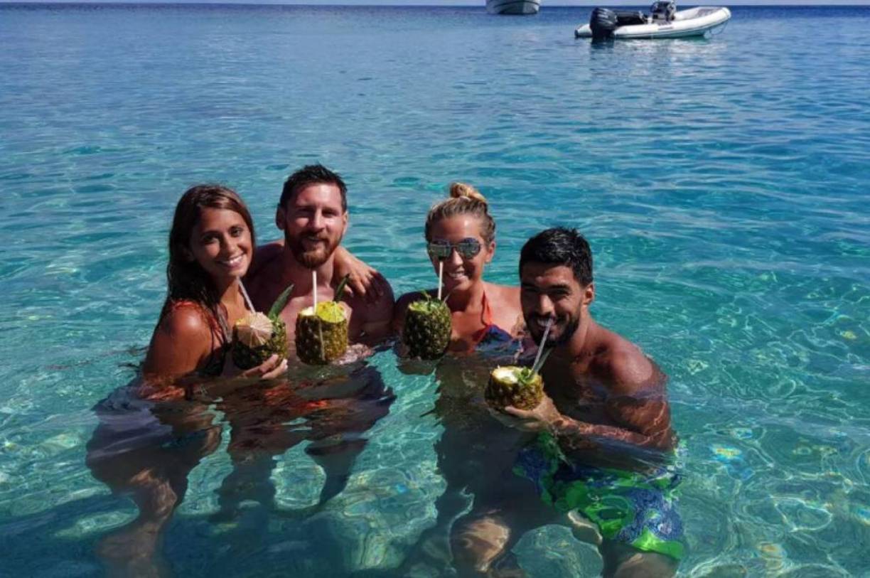 Lionel Messi y Luis Suárez volvieron a compartir la vida cotidiana en Estados Unidos desde la llegada al Inter Miami del delantero uruguayo a principios de 2024. Así lo demostraron en su reciente salida en un yate por las costas de Florida.