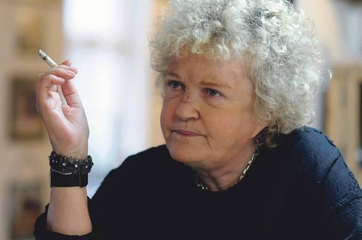 Asimismo, <b>Brenda Fricker </b>añadió que la víspera de Año Nuevo le resulta aún más difícil porque no tiene con quien compartir la felicidad de vivir un año más: “<b>Las campanas suenan y no hay nadie a quien mirar, abrazar o sonreír, y no puedo escapar de las campanas, hay iglesias por todas partes</b>”, dijo con nostalgia.