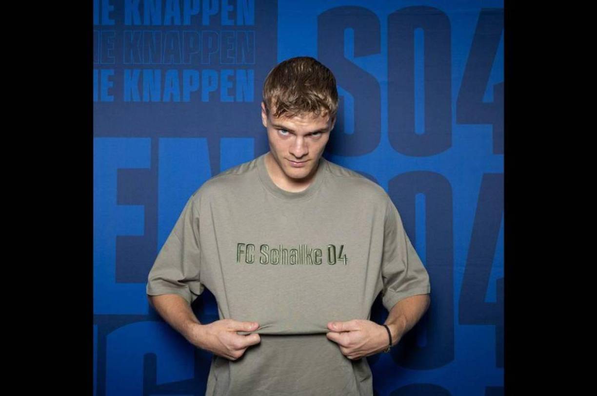 Emil Hojlund abandona el Copenhague y firma por el Schalke 04 hasta 2028.