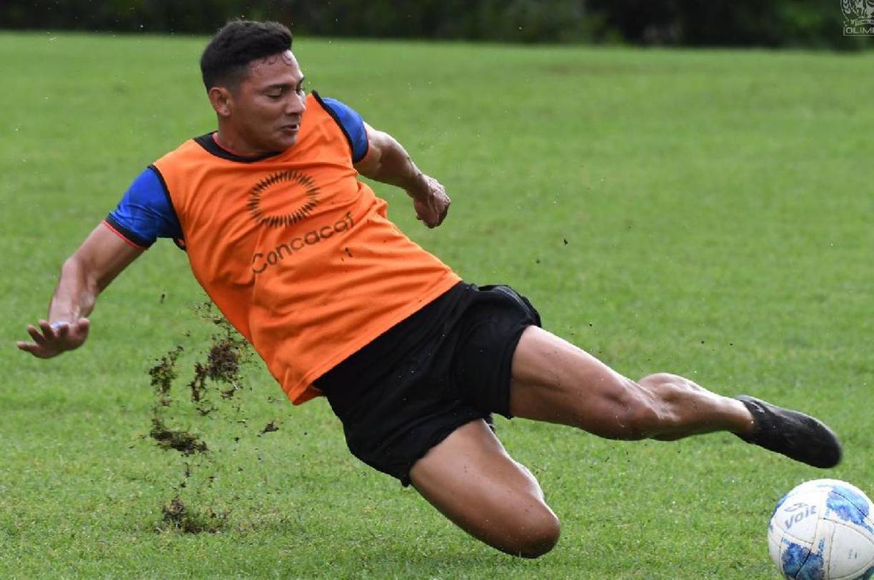 Lateral izquierdo: Carlos “Mango” Sánchez.