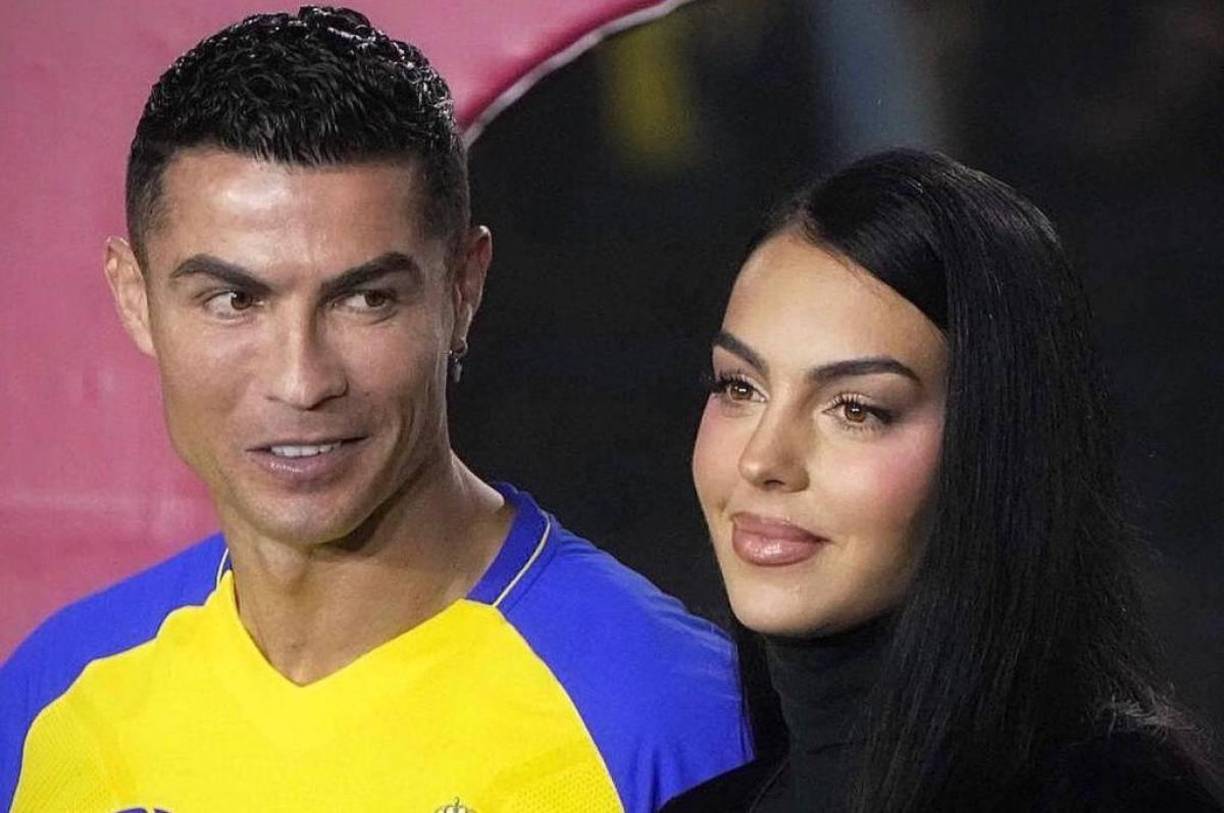 En el año 2016, Georgina Rodríguez y Cristiano Ronaldo cruzaron por primera vez sus miradas en una tienda de Gucci. El futbolista y la dependienta, por aquel entonces, sintieron un auténtico flechazo nada más verse y desde entonces se han vuelto inseparables y forman una de las parejas más consolidadas del mundo del 
