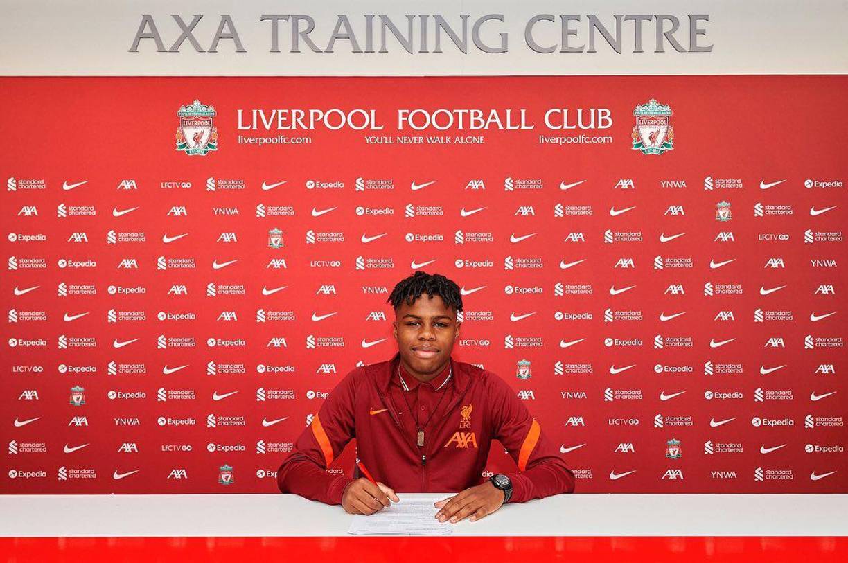 En el 2018, Keyrol Figueroa fue fichado por el poderoso Liverpool de Inglaterra en donde se destaca en las categorías menores del cuadro inglés. Comenzó en la categoría Sub-12 y hoy juega para el Liverpool Sub-18.